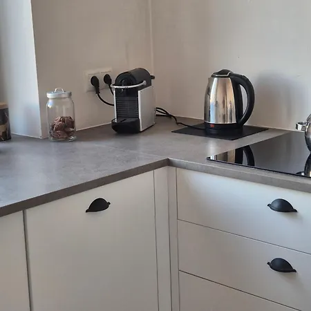 Simple Elegance - Old Town Apartmán