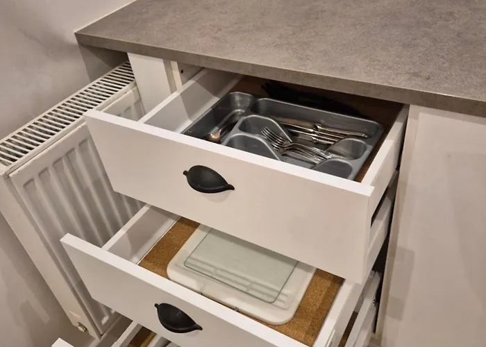 Simple Elegance - Old Town