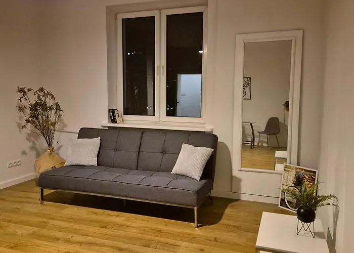 Simple Elegance - Old Town Apartment