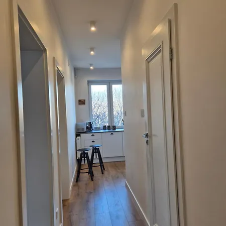 Simple Elegance - Old Town *